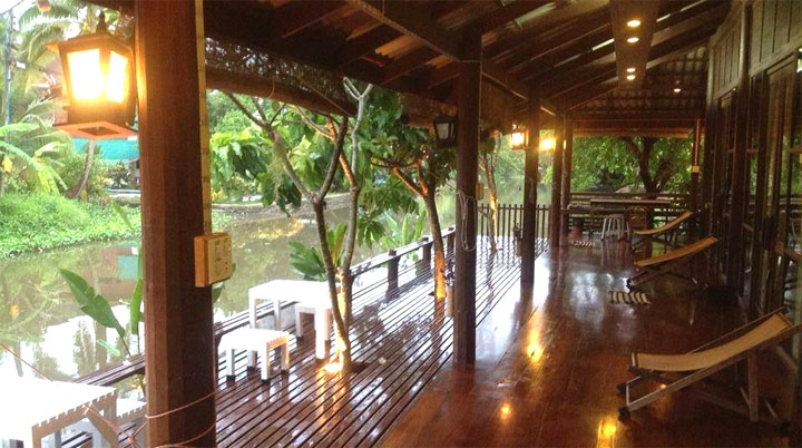 พาน้องหมาเที่ยวอัมพวาพักที่บ้านสวนลีลาวดี อัมพวา