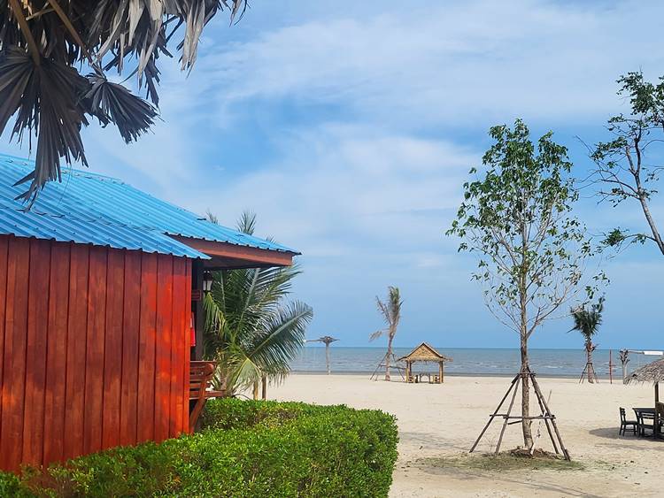 ที่พักริมหาดชะอำหมาพักได้