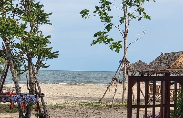 ที่พักริมหาดชะอำหมาพักได้