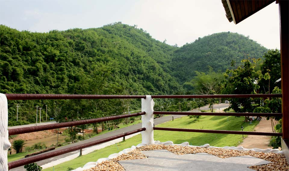 บ้านพราวฟ้าน้องหมาพักได้ สวนผึ้ง