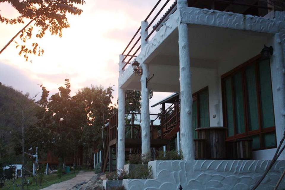 บ้านพราวฟ้าน้องหมาพักได้ สวนผึ้ง