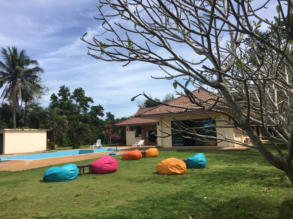 ที่พักใกล้ท่าเฟอรี่ไปเกาะช้าง