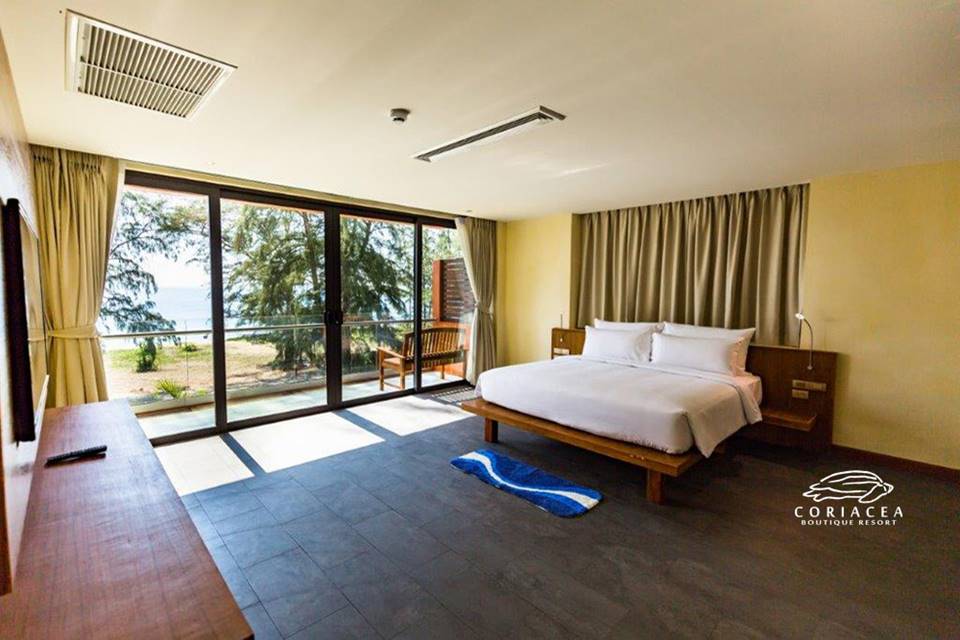 โรงแรมริมหาดไม้ขาวภูเก็ตหมาพักได้
