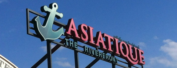 ASIATIQUE The Riverfront เอเชียทีค เดอะ ริเวอร์ฟร้อนท์ น้องหมามาเดินเล่นได้