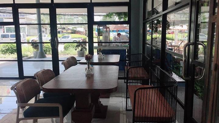 ร้านกาแฟพัทยาน้องหมาเข้าได้