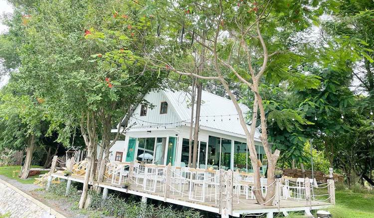 ร้านกาแฟริมเจ้าพระยา บางไทร